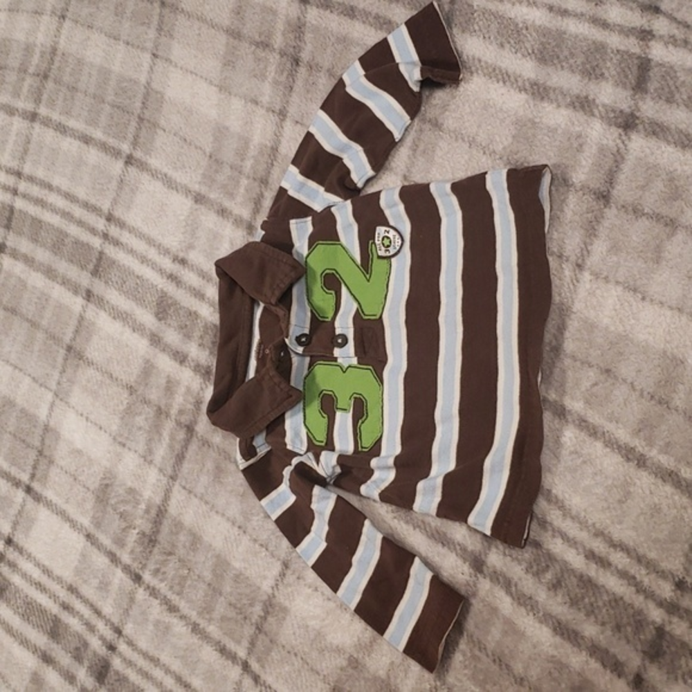 Carters  long sleeve shirt size 9‎ Months